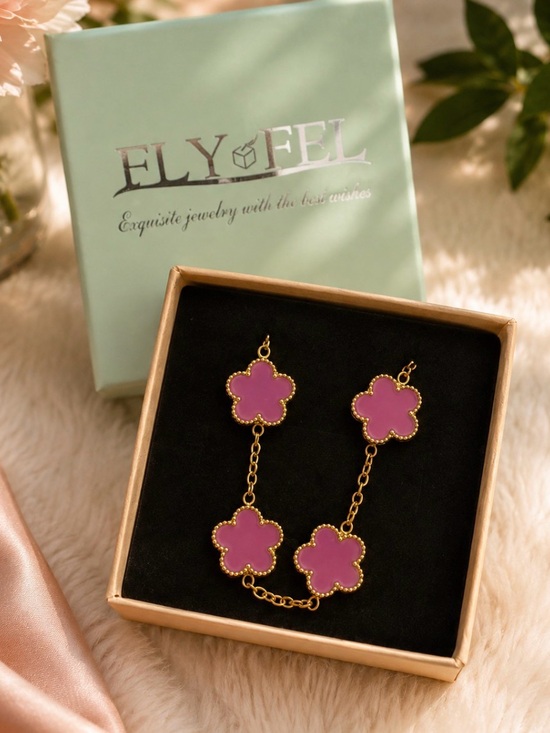 Jewelry - Pink Clover Link Bracelet - Gold Chain